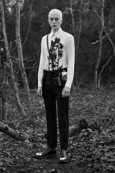 Look 4
